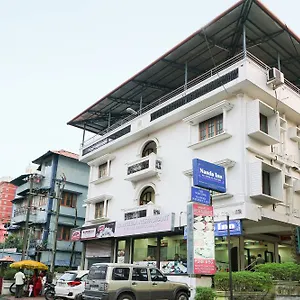 Hotel Oyo 3633 Nanda **